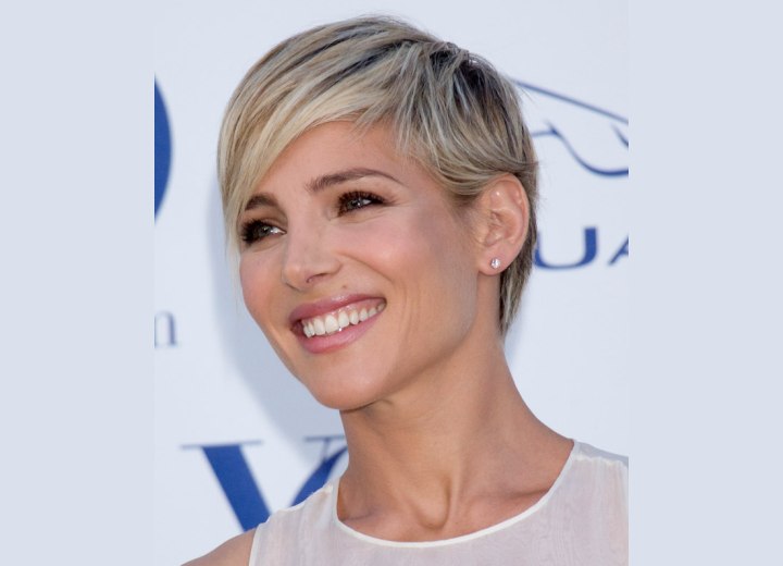 Short hairstyle with more length around the ears - Elsa Pataky