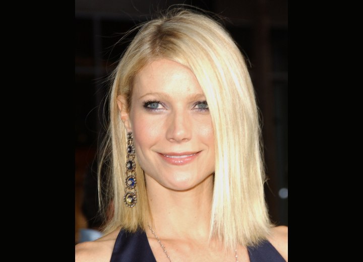 Gwyneth Paltrow - Haircut that falls right at the shoulder line