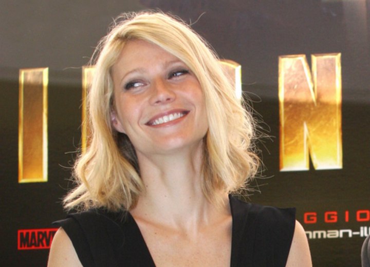 Gwyneth Paltrow - Easy to wear haircut with a side part