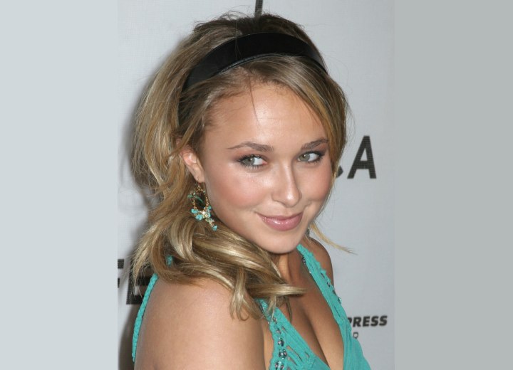 Hayden Panettiere - Hair styled with a hair band