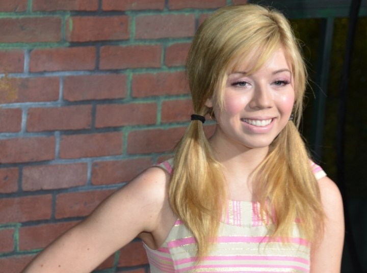 Jennette McCurdy - Pigtails hairstyle with the hair parted to the side