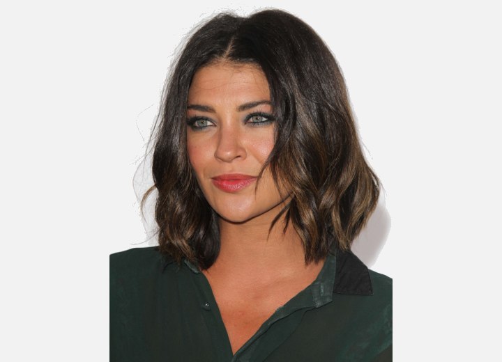 Jessica Szohr wearing her hair in a long bob