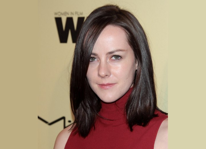 Jena Malone - Mid-length hairstyle for a long forehead