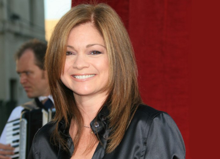 Valerie Bertinelli - Haircut for a round shape face