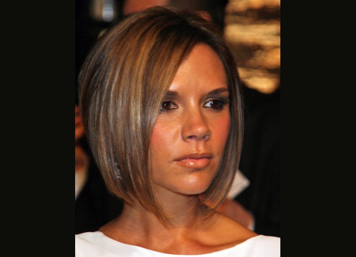 Victoria Beckham - Chocolate brown hair with highlights