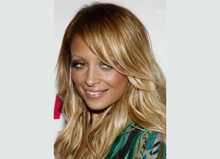 Long hair with tapered sides - Nicole Richie