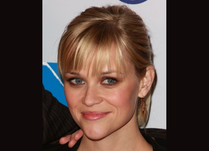 Neat and easy hairstyle - Reese Witherspoon