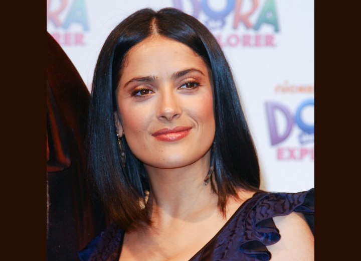 Hairstyle for a square face shape - Salma Hayek