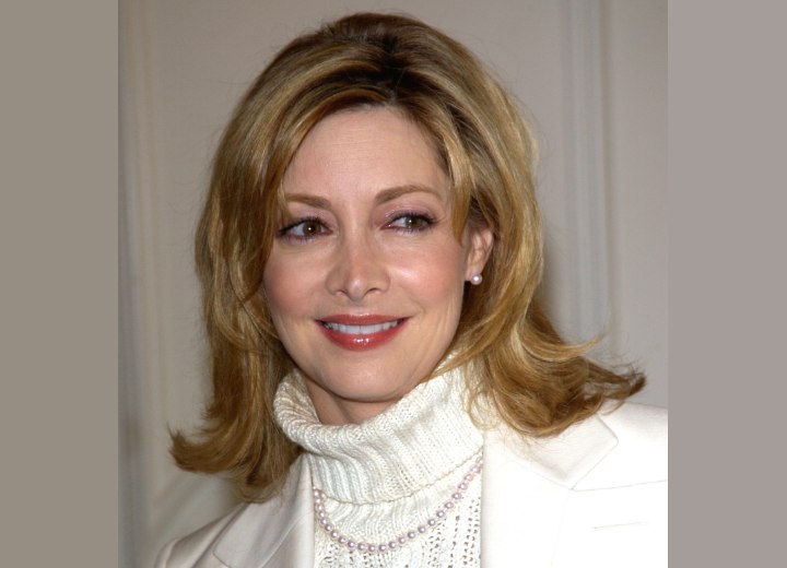 Sharon Lawrence - Hairstyle for women in their 50s