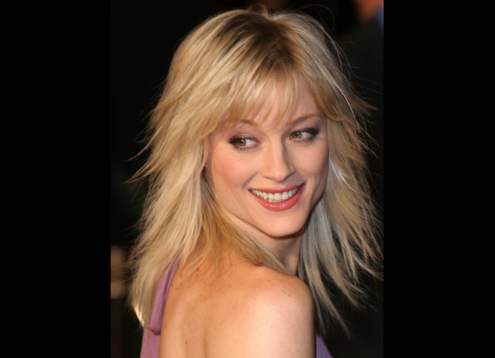 Long hairstyle with deep layers - Teri Polo