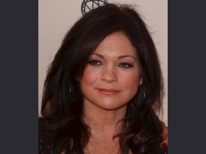 Hairstyle to look younger - Valerie Bertinelli