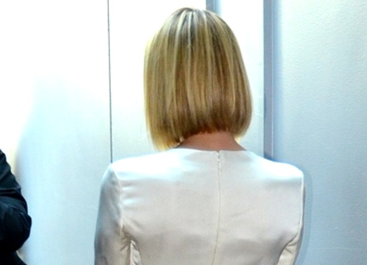 Back view of Emma Roberts bob haircut