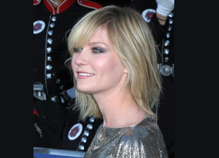 Kirsten Dunst wearing her hair with the front tapered