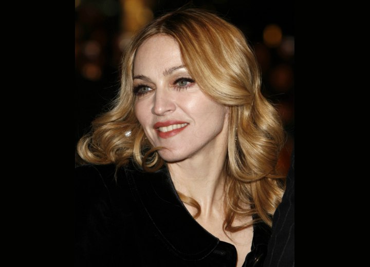Long hair with curls - Madonna