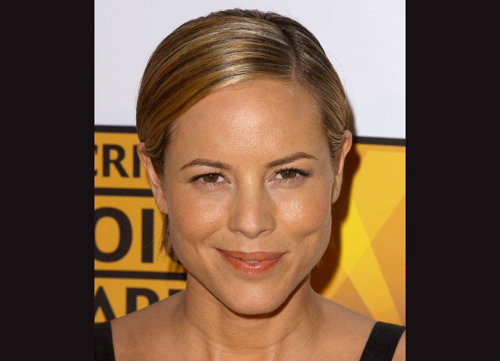 Maria Bello's dramatic short and flat hairstyle