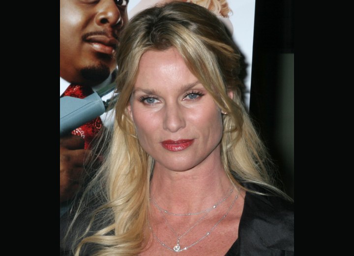 Nicollette Sheridan's hair with two tones of blonde