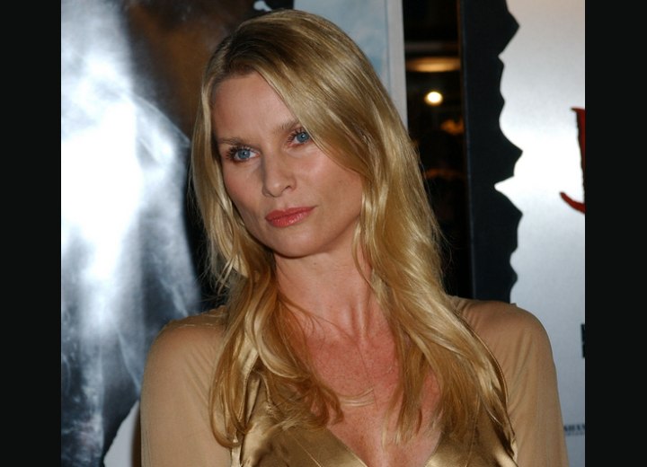 Long hair with waves - Nicollette Sheridan
