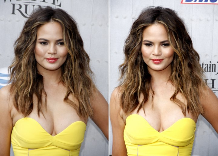 Chrissy Teigen wearing her hair long and messy