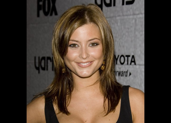 Holly Valance's golden brown hair color