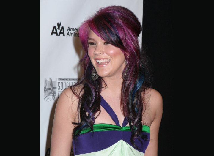 Joss Stone's long hair with contrasting colors