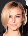 Samaire Armstrong wearing her hair in a short lip-length bob with rounded styling