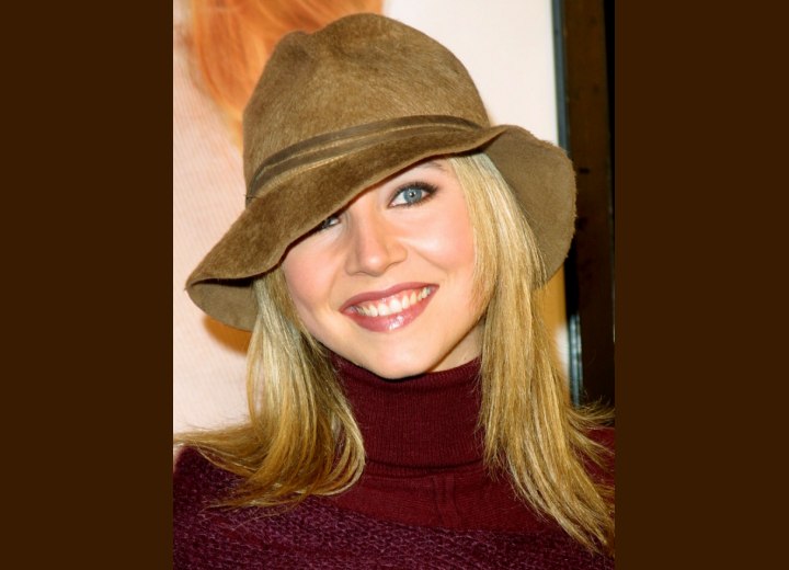 Sarah Chalke wearing a fedora hat