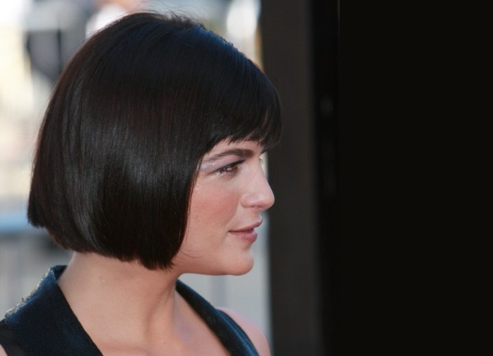 Side view of Selma Blair's bob haircut