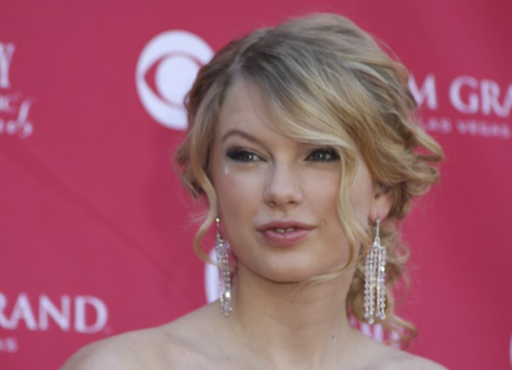 Taylor Swift - updo with a loose knot