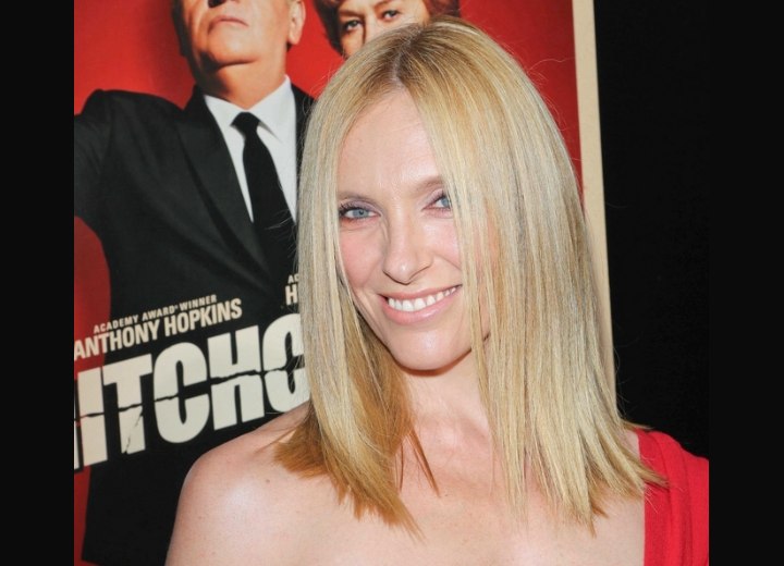 Toni Collette - Long over the shoulders bob hairstyle