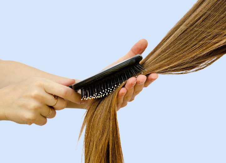 Brushing hair extensions