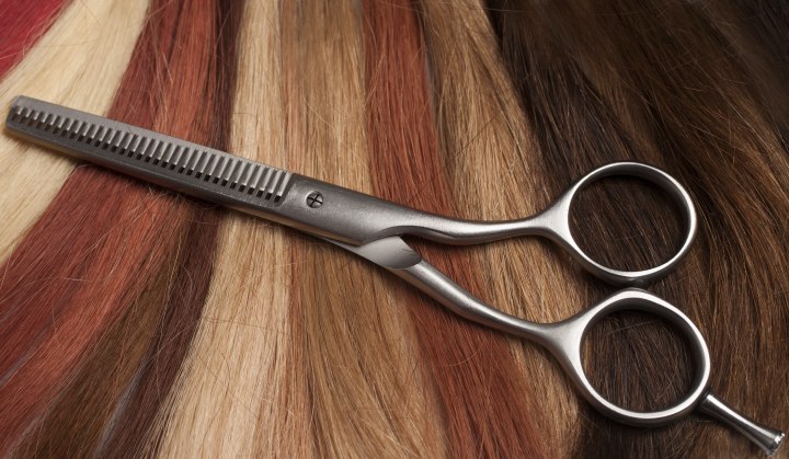 Scissors to thin hair out