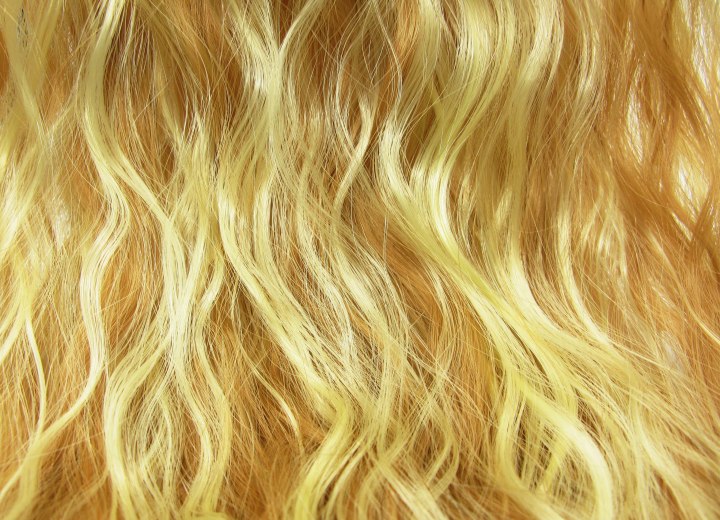 Yellowing hair