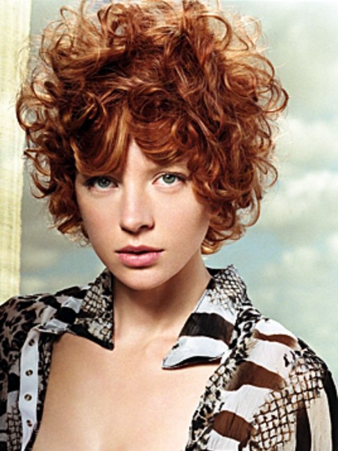 Short and curly 60s hairstyle for red hair
