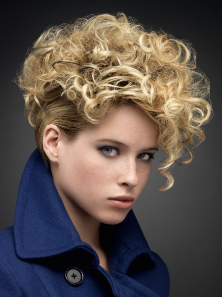Fashionable short hairstyle for blonde hair