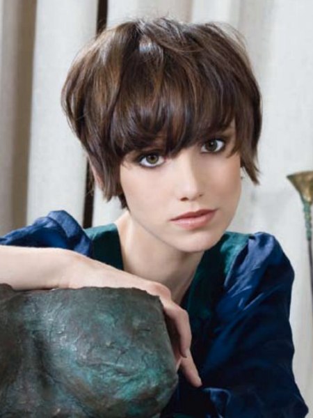 Sweet short hairstyle with layers