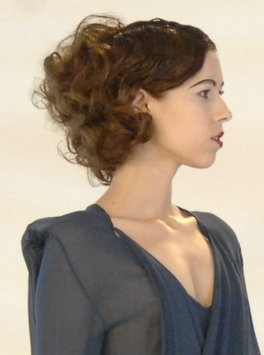 Hairstyle with nestled waves