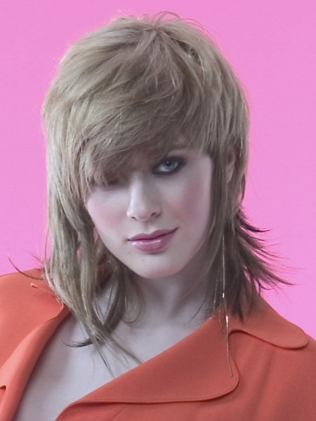 Shoulder length hairstyle with short layers above the ears