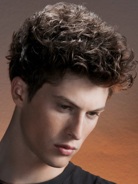 Short haircut for men with curls