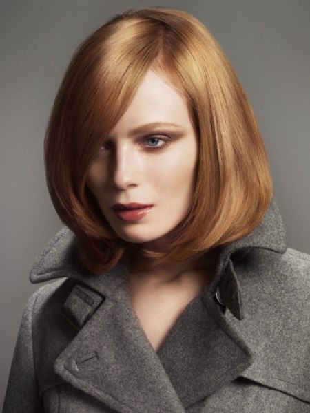Long bob that brings attention to the cheekbones