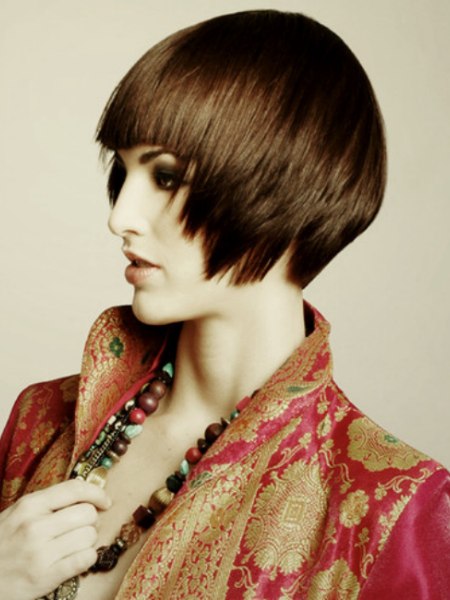 Razor-enhanced short hairstyle with tapered sides and back