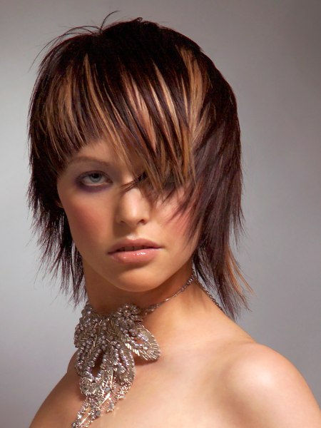 Short layered hairstyle with heavily textured edges