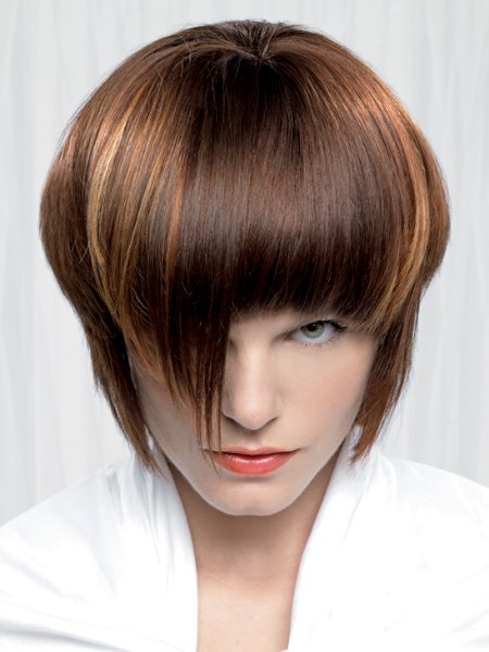 Short rounded hairstyle with bangs and highlights