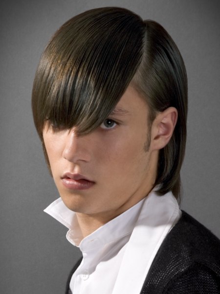 Long men's haircut with simple styling