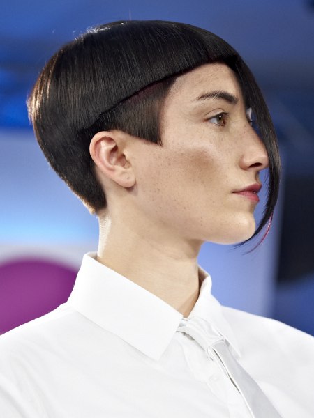 Short haircut with geometry