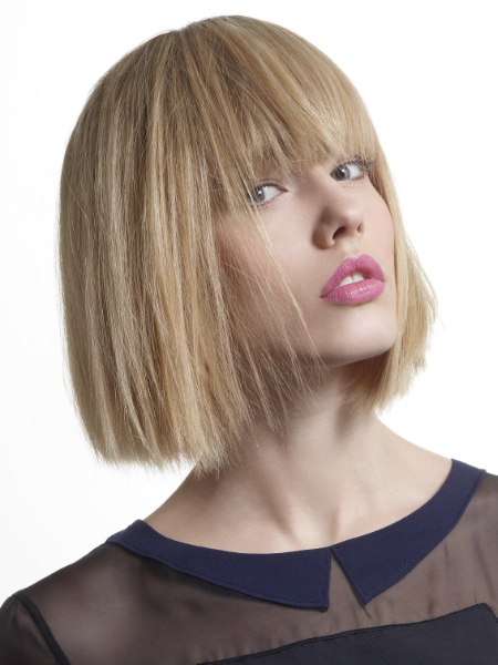 Hair cut with the perfect length to reveal collars