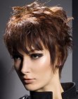 Short haircut with a graduated back that lengthens the neck