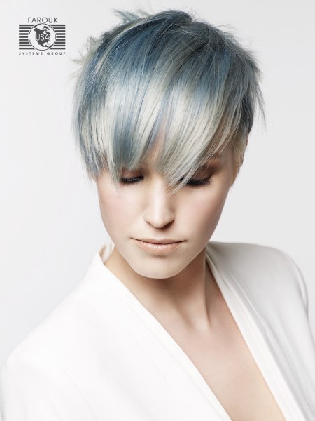 Short hair with a play of blue and metallic colors