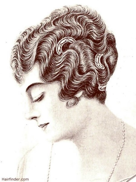 Vintage 1914 hairstyle with waves