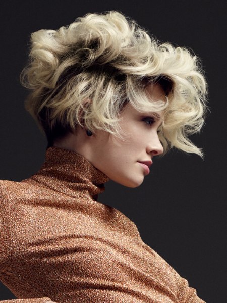Short hair look with cool colors