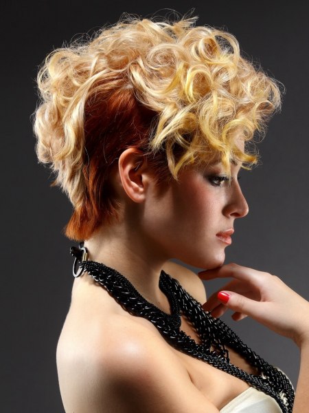 Short hairstyle with curls for an 80s look